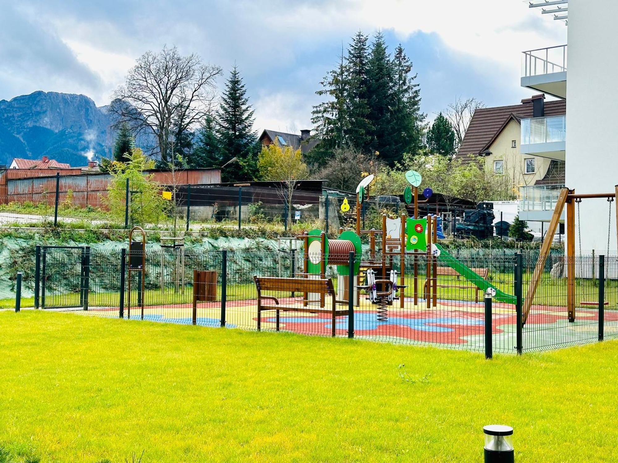 Mountain Shine - Apartment, Spa And Parking ザコパネ エクステリア 写真