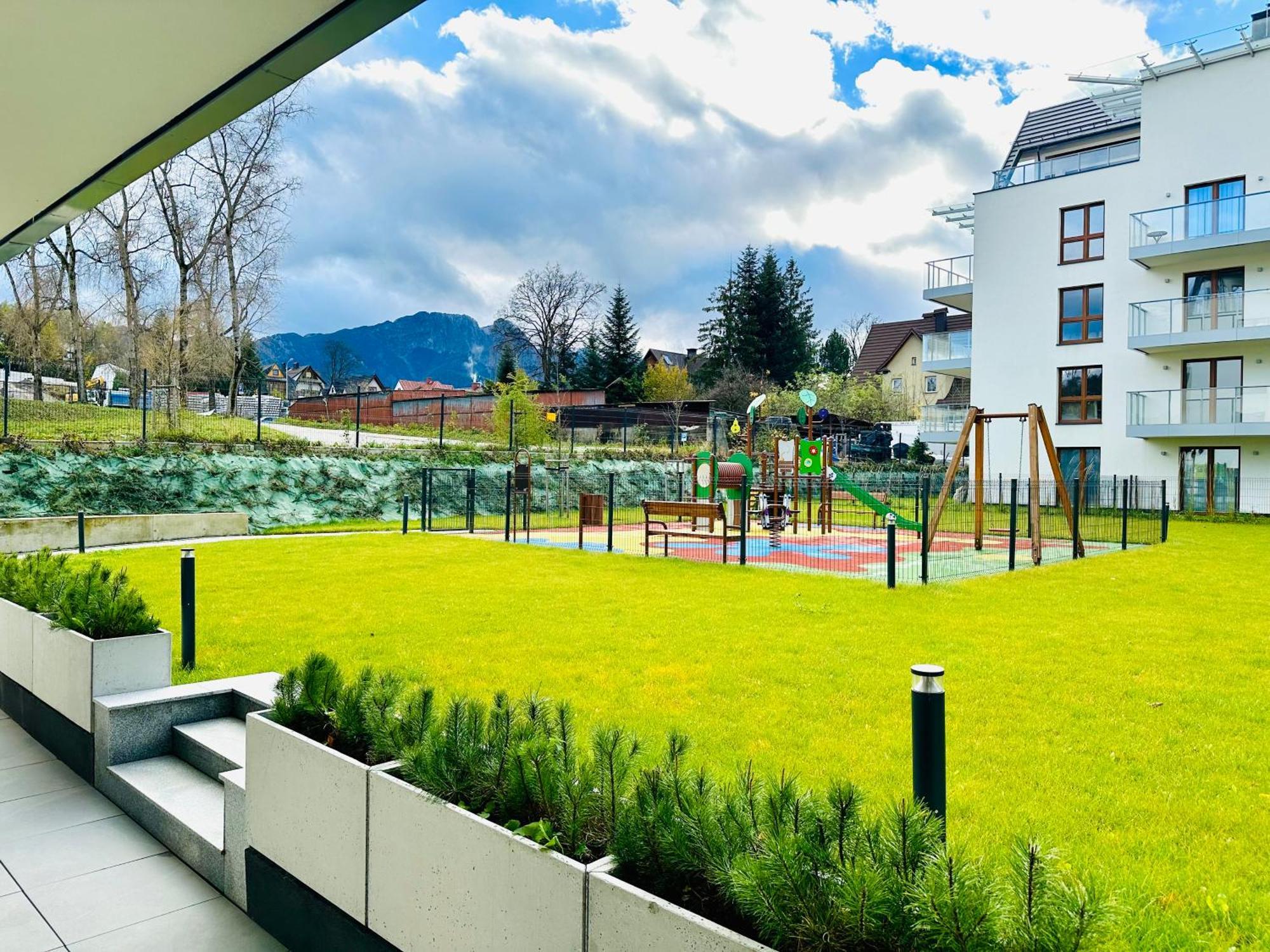 Mountain Shine - Apartment, Spa And Parking ザコパネ エクステリア 写真