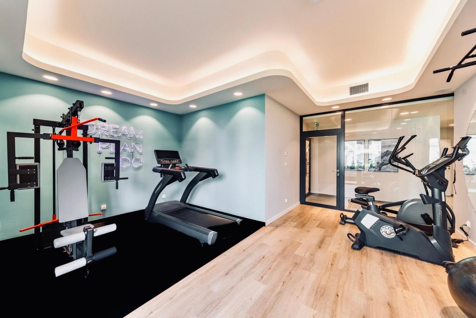 Mountain Shine - Apartment, Spa And Parking ザコパネ エクステリア 写真
